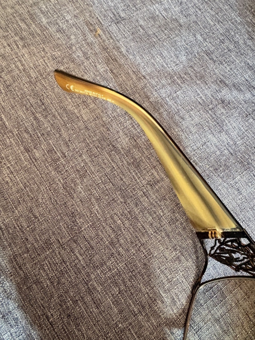 Gucci Hysteria Oversized Gold Logo Sunglasses - Picture 5 of 6